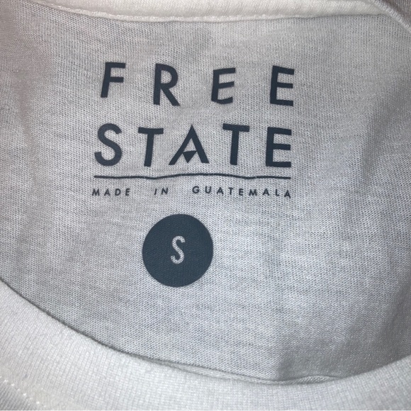 New FREE STATE WHITE GRAPHIC TEE SHIRT SMALL NEW - Picture 4 of 4